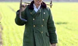 娱乐大爆料大衣哥是谁呀,大衣哥究竟是谁？