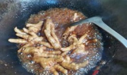 香辣鸡爪爆料怎么做的视频,香辣诱人，美味升级
