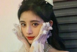 娱乐圈吃瓜鞠婧祎是谁,娱乐圈的“吃瓜”焦点，揭秘她的星途历程